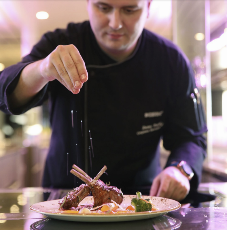 La esmerada cocina será, sin duda, una sorpresa deliciosa a bordo de su crucero SCENIC RIVER CRUISES. CRUCEROS FLUVIALES DE LUJO SCENIC RIVER LUXURY CRUISES RHINE DANUBE RIVER CRUISES SCENIC CRUISES #CrucerosDeLujo #CrucerosFluviales #CrucerosFluvialesDeLujo #ScenicRiverCruises #ScenicCruises #Scenic #Cruceros #LuxuryCruises #LuxuryTravel #Cruceroclick
